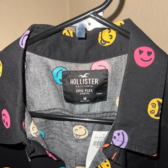 Men’s Hollister dress shirt. - Picture 2 of 4